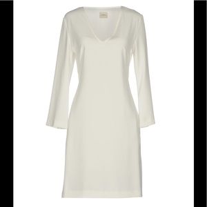 💋❤️Merci winter white dress. Size Small NWT ❤️💋